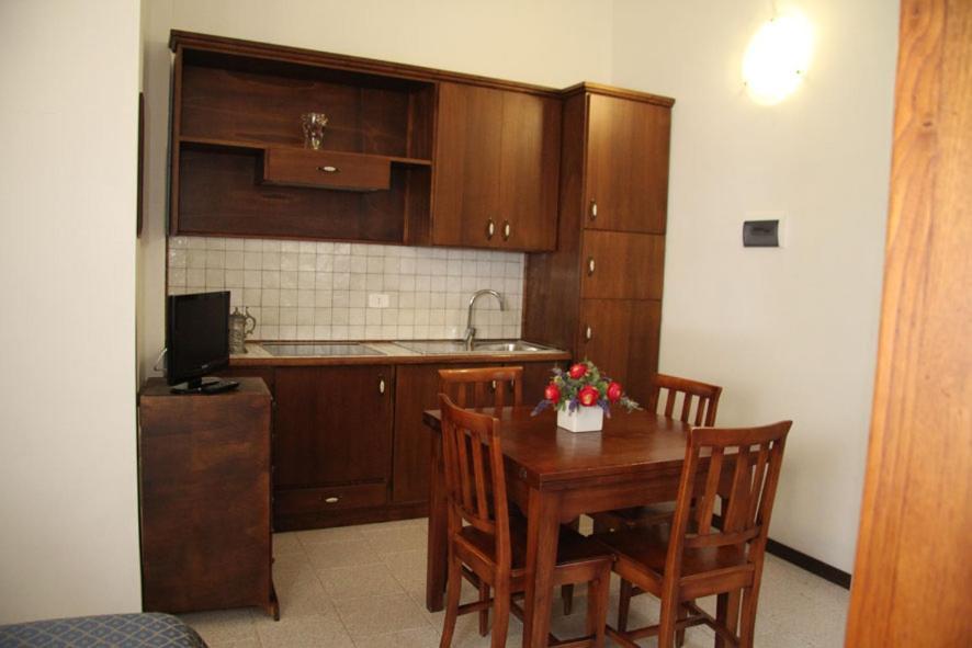 C.A.V. Residenza Prisco Aparthotel Marina di Grosseto Exteriör bild